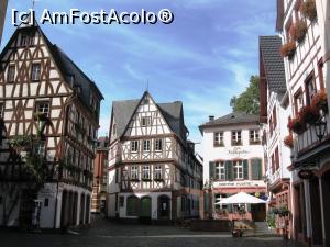 [P14] Zona veche a orasului. In stanga este casa Zum Aschaffenberg » foto by Radu Tudoran
 - 
<span class="allrVoted glyphicon glyphicon-heart hidden" id="av714233"></span>
<a class="m-l-10 hidden" id="sv714233" onclick="voting_Foto_DelVot(,714233,10598)" role="button">șterge vot <span class="glyphicon glyphicon-remove"></span></a>
<a id="v9714233" class=" c-red"  onclick="voting_Foto_SetVot(714233)" role="button"><span class="glyphicon glyphicon-heart-empty"></span> <b>LIKE</b> = Votează poza</a> <img class="hidden"  id="f714233W9" src="/imagini/loader.gif" border="0" /><span class="AjErrMes hidden" id="e714233ErM"></span>