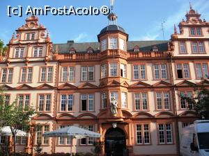 [P02] Palatul Împaratului Roman. Se vede scris Muzeul Gutenberg, dar acesta este de fapt in spate » foto by Radu Tudoran
 - 
<span class="allrVoted glyphicon glyphicon-heart hidden" id="av714218"></span>
<a class="m-l-10 hidden" id="sv714218" onclick="voting_Foto_DelVot(,714218,10598)" role="button">șterge vot <span class="glyphicon glyphicon-remove"></span></a>
<a id="v9714218" class=" c-red"  onclick="voting_Foto_SetVot(714218)" role="button"><span class="glyphicon glyphicon-heart-empty"></span> <b>LIKE</b> = Votează poza</a> <img class="hidden"  id="f714218W9" src="/imagini/loader.gif" border="0" /><span class="AjErrMes hidden" id="e714218ErM"></span>