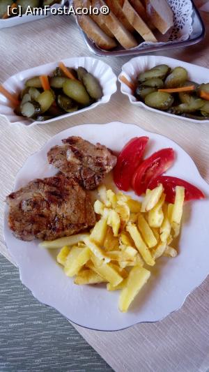 [P12] La restaurantul complexului!  » foto by mihaela p
 - 
<span class="allrVoted glyphicon glyphicon-heart hidden" id="av1010438"></span>
<a class="m-l-10 hidden" id="sv1010438" onclick="voting_Foto_DelVot(,1010438,10602)" role="button">șterge vot <span class="glyphicon glyphicon-remove"></span></a>
<a id="v91010438" class=" c-red"  onclick="voting_Foto_SetVot(1010438)" role="button"><span class="glyphicon glyphicon-heart-empty"></span> <b>LIKE</b> = Votează poza</a> <img class="hidden"  id="f1010438W9" src="/imagini/loader.gif" border="0" /><span class="AjErrMes hidden" id="e1010438ErM"></span>