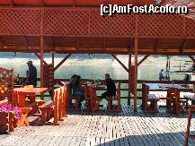 [P17] Terasa unde am mancat pe lacul Bicaz » foto by ionescunic
 - 
<span class="allrVoted glyphicon glyphicon-heart hidden" id="av63824"></span>
<a class="m-l-10 hidden" id="sv63824" onclick="voting_Foto_DelVot(,63824,10623)" role="button">șterge vot <span class="glyphicon glyphicon-remove"></span></a>
<a id="v963824" class=" c-red"  onclick="voting_Foto_SetVot(63824)" role="button"><span class="glyphicon glyphicon-heart-empty"></span> <b>LIKE</b> = Votează poza</a> <img class="hidden"  id="f63824W9" src="/imagini/loader.gif" border="0" /><span class="AjErrMes hidden" id="e63824ErM"></span>