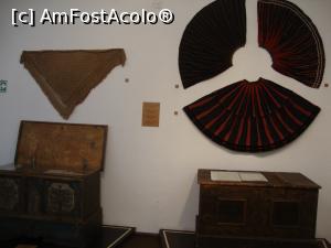 [P32] Câteva fuste și lăzi de zestre din zona Gheorgheni.  » foto by Floryn81
 - 
<span class="allrVoted glyphicon glyphicon-heart hidden" id="av807390"></span>
<a class="m-l-10 hidden" id="sv807390" onclick="voting_Foto_DelVot(,807390,10623)" role="button">șterge vot <span class="glyphicon glyphicon-remove"></span></a>
<a id="v9807390" class=" c-red"  onclick="voting_Foto_SetVot(807390)" role="button"><span class="glyphicon glyphicon-heart-empty"></span> <b>LIKE</b> = Votează poza</a> <img class="hidden"  id="f807390W9" src="/imagini/loader.gif" border="0" /><span class="AjErrMes hidden" id="e807390ErM"></span>
