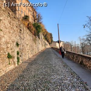[P12] Bergamo, Città Alta, Urcăm pe Via Simone Mayr dar nu până la capăt, intrăm pe o scurtătură pe Via Rosate » foto by mprofeanu
 - 
<span class="allrVoted glyphicon glyphicon-heart hidden" id="av1462780"></span>
<a class="m-l-10 hidden" id="sv1462780" onclick="voting_Foto_DelVot(,1462780,10639)" role="button">șterge vot <span class="glyphicon glyphicon-remove"></span></a>
<a id="v91462780" class=" c-red"  onclick="voting_Foto_SetVot(1462780)" role="button"><span class="glyphicon glyphicon-heart-empty"></span> <b>LIKE</b> = Votează poza</a> <img class="hidden"  id="f1462780W9" src="/imagini/loader.gif" border="0" /><span class="AjErrMes hidden" id="e1462780ErM"></span>