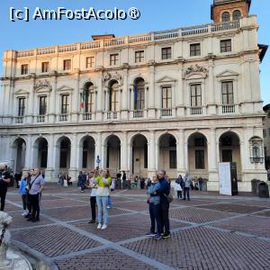 [P37] Bergamo, Città Alta, Piazza Vecchia, Palazzo Nuovo » foto by mprofeanu
 - 
<span class="allrVoted glyphicon glyphicon-heart hidden" id="av1462805"></span>
<a class="m-l-10 hidden" id="sv1462805" onclick="voting_Foto_DelVot(,1462805,10639)" role="button">șterge vot <span class="glyphicon glyphicon-remove"></span></a>
<a id="v91462805" class=" c-red"  onclick="voting_Foto_SetVot(1462805)" role="button"><span class="glyphicon glyphicon-heart-empty"></span> <b>LIKE</b> = Votează poza</a> <img class="hidden"  id="f1462805W9" src="/imagini/loader.gif" border="0" /><span class="AjErrMes hidden" id="e1462805ErM"></span>