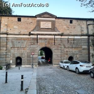 [P51] Bergamo, Città Alta, Porta Sant'Alessandro - Poarta Sf. Alexandru pozată dinspre funicular » foto by mprofeanu
 - 
<span class="allrVoted glyphicon glyphicon-heart hidden" id="av1462819"></span>
<a class="m-l-10 hidden" id="sv1462819" onclick="voting_Foto_DelVot(,1462819,10639)" role="button">șterge vot <span class="glyphicon glyphicon-remove"></span></a>
<a id="v91462819" class=" c-red"  onclick="voting_Foto_SetVot(1462819)" role="button"><span class="glyphicon glyphicon-heart-empty"></span> <b>LIKE</b> = Votează poza</a> <img class="hidden"  id="f1462819W9" src="/imagini/loader.gif" border="0" /><span class="AjErrMes hidden" id="e1462819ErM"></span>