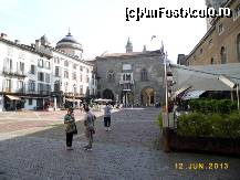 [P24] Piazza Vecchia » foto by ariciu*
 - 
<span class="allrVoted glyphicon glyphicon-heart hidden" id="av428462"></span>
<a class="m-l-10 hidden" id="sv428462" onclick="voting_Foto_DelVot(,428462,10639)" role="button">șterge vot <span class="glyphicon glyphicon-remove"></span></a>
<a id="v9428462" class=" c-red"  onclick="voting_Foto_SetVot(428462)" role="button"><span class="glyphicon glyphicon-heart-empty"></span> <b>LIKE</b> = Votează poza</a> <img class="hidden"  id="f428462W9" src="/imagini/loader.gif" border="0" /><span class="AjErrMes hidden" id="e428462ErM"></span>