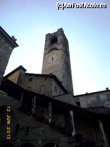 [P26] Piazza Vecchia » foto by ariciu*
 - 
<span class="allrVoted glyphicon glyphicon-heart hidden" id="av428464"></span>
<a class="m-l-10 hidden" id="sv428464" onclick="voting_Foto_DelVot(,428464,10639)" role="button">șterge vot <span class="glyphicon glyphicon-remove"></span></a>
<a id="v9428464" class=" c-red"  onclick="voting_Foto_SetVot(428464)" role="button"><span class="glyphicon glyphicon-heart-empty"></span> <b>LIKE</b> = Votează poza</a> <img class="hidden"  id="f428464W9" src="/imagini/loader.gif" border="0" /><span class="AjErrMes hidden" id="e428464ErM"></span>