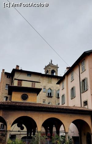 [P31] Piazetta Luigi Angelini din Citta Alta » foto by Carmen Ion
 - 
<span class="allrVoted glyphicon glyphicon-heart hidden" id="av1372650"></span>
<a class="m-l-10 hidden" id="sv1372650" onclick="voting_Foto_DelVot(,1372650,10639)" role="button">șterge vot <span class="glyphicon glyphicon-remove"></span></a>
<a id="v91372650" class=" c-red"  onclick="voting_Foto_SetVot(1372650)" role="button"><span class="glyphicon glyphicon-heart-empty"></span> <b>LIKE</b> = Votează poza</a> <img class="hidden"  id="f1372650W9" src="/imagini/loader.gif" border="0" /><span class="AjErrMes hidden" id="e1372650ErM"></span>