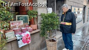 [P36] O scurtă oprire la un mic magazin din apropiere de Accademia Carrara » foto by Carmen Ion
 - 
<span class="allrVoted glyphicon glyphicon-heart hidden" id="av1372655"></span>
<a class="m-l-10 hidden" id="sv1372655" onclick="voting_Foto_DelVot(,1372655,10639)" role="button">șterge vot <span class="glyphicon glyphicon-remove"></span></a>
<a id="v91372655" class=" c-red"  onclick="voting_Foto_SetVot(1372655)" role="button"><span class="glyphicon glyphicon-heart-empty"></span> <b>LIKE</b> = Votează poza</a> <img class="hidden"  id="f1372655W9" src="/imagini/loader.gif" border="0" /><span class="AjErrMes hidden" id="e1372655ErM"></span>