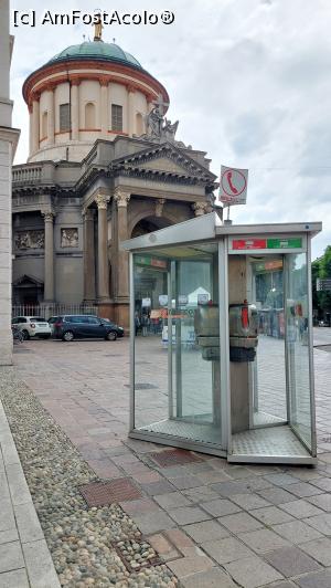 [P40] Ce surpriză! o cabină telefonică... » foto by Carmen Ion
 - 
<span class="allrVoted glyphicon glyphicon-heart hidden" id="av1372659"></span>
<a class="m-l-10 hidden" id="sv1372659" onclick="voting_Foto_DelVot(,1372659,10639)" role="button">șterge vot <span class="glyphicon glyphicon-remove"></span></a>
<a id="v91372659" class=" c-red"  onclick="voting_Foto_SetVot(1372659)" role="button"><span class="glyphicon glyphicon-heart-empty"></span> <b>LIKE</b> = Votează poza</a> <img class="hidden"  id="f1372659W9" src="/imagini/loader.gif" border="0" /><span class="AjErrMes hidden" id="e1372659ErM"></span>