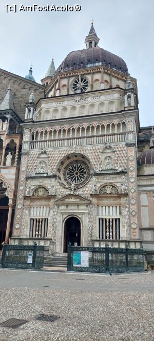 [P32] Capella Colleoni » foto by Carmen Ion
 - 
<span class="allrVoted glyphicon glyphicon-heart hidden" id="av1373299"></span>
<a class="m-l-10 hidden" id="sv1373299" onclick="voting_Foto_DelVot(,1373299,10639)" role="button">șterge vot <span class="glyphicon glyphicon-remove"></span></a>
<a id="v91373299" class=" c-red"  onclick="voting_Foto_SetVot(1373299)" role="button"><span class="glyphicon glyphicon-heart-empty"></span> <b>LIKE</b> = Votează poza</a> <img class="hidden"  id="f1373299W9" src="/imagini/loader.gif" border="0" /><span class="AjErrMes hidden" id="e1373299ErM"></span>