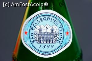 [P27] Eticheta de pe sticla verde cu apă San Pellegrino » foto by Carmen Ion <span class="label label-default labelC_thin small">NEVOTABILĂ</span>