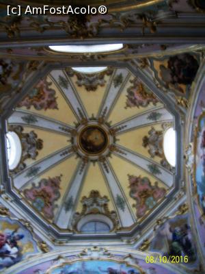[P15] Capela. Singura fotografie din interior...  » foto by cristina47*
 - 
<span class="allrVoted glyphicon glyphicon-heart hidden" id="av803294"></span>
<a class="m-l-10 hidden" id="sv803294" onclick="voting_Foto_DelVot(,803294,10639)" role="button">șterge vot <span class="glyphicon glyphicon-remove"></span></a>
<a id="v9803294" class=" c-red"  onclick="voting_Foto_SetVot(803294)" role="button"><span class="glyphicon glyphicon-heart-empty"></span> <b>LIKE</b> = Votează poza</a> <img class="hidden"  id="f803294W9" src="/imagini/loader.gif" border="0" /><span class="AjErrMes hidden" id="e803294ErM"></span>