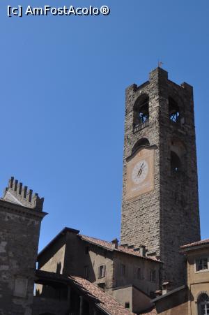 [P12] Piazza Vecchia - Torre Civica » foto by Dana.S
 - 
<span class="allrVoted glyphicon glyphicon-heart hidden" id="av795978"></span>
<a class="m-l-10 hidden" id="sv795978" onclick="voting_Foto_DelVot(,795978,10639)" role="button">șterge vot <span class="glyphicon glyphicon-remove"></span></a>
<a id="v9795978" class=" c-red"  onclick="voting_Foto_SetVot(795978)" role="button"><span class="glyphicon glyphicon-heart-empty"></span> <b>LIKE</b> = Votează poza</a> <img class="hidden"  id="f795978W9" src="/imagini/loader.gif" border="0" /><span class="AjErrMes hidden" id="e795978ErM"></span>