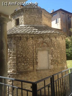 [P23] Cappella di Santa Croce » foto by Dana.S
 - 
<span class="allrVoted glyphicon glyphicon-heart hidden" id="av795989"></span>
<a class="m-l-10 hidden" id="sv795989" onclick="voting_Foto_DelVot(,795989,10639)" role="button">șterge vot <span class="glyphicon glyphicon-remove"></span></a>
<a id="v9795989" class=" c-red"  onclick="voting_Foto_SetVot(795989)" role="button"><span class="glyphicon glyphicon-heart-empty"></span> <b>LIKE</b> = Votează poza</a> <img class="hidden"  id="f795989W9" src="/imagini/loader.gif" border="0" /><span class="AjErrMes hidden" id="e795989ErM"></span>