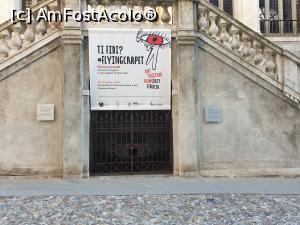 [P22] <strong>Fantana Visconti</strong>, incorporata in palatul neo-clasic al Universitatii de Stiinte din Bergamo. Aceasta a fost cea mai importanta fantana medievala din Bergamo, care impreuna cu cele din Piata Mercato delle Scarpe si din Piata Mascheroni asigurau populatiei o rezerva considerabila de apa in perioadele de seceta si de asediu asupra orasului. » foto by geani anto
 - 
<span class="allrVoted glyphicon glyphicon-heart hidden" id="av1268950"></span>
<a class="m-l-10 hidden" id="sv1268950" onclick="voting_Foto_DelVot(,1268950,10639)" role="button">șterge vot <span class="glyphicon glyphicon-remove"></span></a>
<a id="v91268950" class=" c-red"  onclick="voting_Foto_SetVot(1268950)" role="button"><span class="glyphicon glyphicon-heart-empty"></span> <b>LIKE</b> = Votează poza</a> <img class="hidden"  id="f1268950W9" src="/imagini/loader.gif" border="0" /><span class="AjErrMes hidden" id="e1268950ErM"></span>