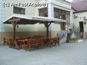 [P20] Sibiu - Pensiunea Buon Gusto. Terasa din curtea interioară.  » foto by iulianic
 - 
<span class="allrVoted glyphicon glyphicon-heart hidden" id="av1110476"></span>
<a class="m-l-10 hidden" id="sv1110476" onclick="voting_Foto_DelVot(,1110476,10661)" role="button">șterge vot <span class="glyphicon glyphicon-remove"></span></a>
<a id="v91110476" class=" c-red"  onclick="voting_Foto_SetVot(1110476)" role="button"><span class="glyphicon glyphicon-heart-empty"></span> <b>LIKE</b> = Votează poza</a> <img class="hidden"  id="f1110476W9" src="/imagini/loader.gif" border="0" /><span class="AjErrMes hidden" id="e1110476ErM"></span>