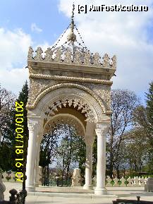 [P26] “De ce iubim România”?...Agheazmatarul Mănăstirii Argeş » foto by magdalena
 - 
<span class="allrVoted glyphicon glyphicon-heart hidden" id="av278720"></span>
<a class="m-l-10 hidden" id="sv278720" onclick="voting_Foto_DelVot(,278720,10662)" role="button">șterge vot <span class="glyphicon glyphicon-remove"></span></a>
<a id="v9278720" class=" c-red"  onclick="voting_Foto_SetVot(278720)" role="button"><span class="glyphicon glyphicon-heart-empty"></span> <b>LIKE</b> = Votează poza</a> <img class="hidden"  id="f278720W9" src="/imagini/loader.gif" border="0" /><span class="AjErrMes hidden" id="e278720ErM"></span>