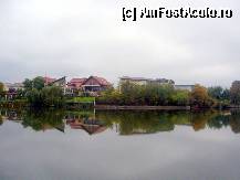 [P40] “De ce iubim România”?...Case pe lacul Mogoşoaia, vedere dinspre Palat » foto by magdalena
 - 
<span class="allrVoted glyphicon glyphicon-heart hidden" id="av278741"></span>
<a class="m-l-10 hidden" id="sv278741" onclick="voting_Foto_DelVot(,278741,10662)" role="button">șterge vot <span class="glyphicon glyphicon-remove"></span></a>
<a id="v9278741" class=" c-red"  onclick="voting_Foto_SetVot(278741)" role="button"><span class="glyphicon glyphicon-heart-empty"></span> <b>LIKE</b> = Votează poza</a> <img class="hidden"  id="f278741W9" src="/imagini/loader.gif" border="0" /><span class="AjErrMes hidden" id="e278741ErM"></span>