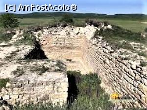 [P43] Cetatea Ibida, ruine de locuinţe » foto by Michi
 - 
<span class="allrVoted glyphicon glyphicon-heart hidden" id="av1375888"></span>
<a class="m-l-10 hidden" id="sv1375888" onclick="voting_Foto_DelVot(,1375888,10662)" role="button">șterge vot <span class="glyphicon glyphicon-remove"></span></a>
<a id="v91375888" class=" c-red"  onclick="voting_Foto_SetVot(1375888)" role="button"><span class="glyphicon glyphicon-heart-empty"></span> <b>LIKE</b> = Votează poza</a> <img class="hidden"  id="f1375888W9" src="/imagini/loader.gif" border="0" /><span class="AjErrMes hidden" id="e1375888ErM"></span>