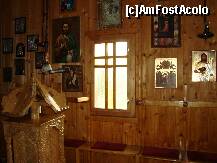 [P06] Mânăstirea Icoana – judetul Gorj - icoane pe peretii din interiorul bisericii de lemn » foto by corinne
 - 
<span class="allrVoted glyphicon glyphicon-heart hidden" id="av163844"></span>
<a class="m-l-10 hidden" id="sv163844" onclick="voting_Foto_DelVot(,163844,10687)" role="button">șterge vot <span class="glyphicon glyphicon-remove"></span></a>
<a id="v9163844" class=" c-red"  onclick="voting_Foto_SetVot(163844)" role="button"><span class="glyphicon glyphicon-heart-empty"></span> <b>LIKE</b> = Votează poza</a> <img class="hidden"  id="f163844W9" src="/imagini/loader.gif" border="0" /><span class="AjErrMes hidden" id="e163844ErM"></span>