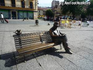 [P11] Leon, bancuta in fata casei proectate de Gaudi » foto by cryss27
 - 
<span class="allrVoted glyphicon glyphicon-heart hidden" id="av386008"></span>
<a class="m-l-10 hidden" id="sv386008" onclick="voting_Foto_DelVot(,386008,10692)" role="button">șterge vot <span class="glyphicon glyphicon-remove"></span></a>
<a id="v9386008" class=" c-red"  onclick="voting_Foto_SetVot(386008)" role="button"><span class="glyphicon glyphicon-heart-empty"></span> <b>LIKE</b> = Votează poza</a> <img class="hidden"  id="f386008W9" src="/imagini/loader.gif" border="0" /><span class="AjErrMes hidden" id="e386008ErM"></span>