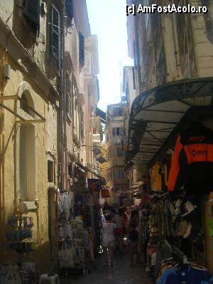 [P09] Stradute precum in Italia pline de vanzatori de suvenire si de haine!  » foto by raluka1312
 - 
<span class="allrVoted glyphicon glyphicon-heart hidden" id="av350354"></span>
<a class="m-l-10 hidden" id="sv350354" onclick="voting_Foto_DelVot(,350354,10697)" role="button">șterge vot <span class="glyphicon glyphicon-remove"></span></a>
<a id="v9350354" class=" c-red"  onclick="voting_Foto_SetVot(350354)" role="button"><span class="glyphicon glyphicon-heart-empty"></span> <b>LIKE</b> = Votează poza</a> <img class="hidden"  id="f350354W9" src="/imagini/loader.gif" border="0" /><span class="AjErrMes hidden" id="e350354ErM"></span>