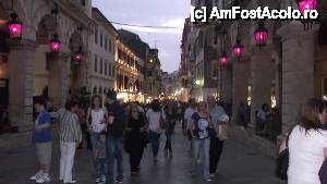 [P13] Nimic nu se compară cu vuietul de pe bulevardul Liston!  » foto by johnnyredlabel †
 - 
<span class="allrVoted glyphicon glyphicon-heart hidden" id="av428160"></span>
<a class="m-l-10 hidden" id="sv428160" onclick="voting_Foto_DelVot(,428160,10697)" role="button">șterge vot <span class="glyphicon glyphicon-remove"></span></a>
<a id="v9428160" class=" c-red"  onclick="voting_Foto_SetVot(428160)" role="button"><span class="glyphicon glyphicon-heart-empty"></span> <b>LIKE</b> = Votează poza</a> <img class="hidden"  id="f428160W9" src="/imagini/loader.gif" border="0" /><span class="AjErrMes hidden" id="e428160ErM"></span>