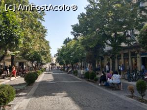 [P13] O stradă frumoasă, unde am poposit și noi, Thetokou, eu am zis că e limita dintre cele două orașe, vechi și nou. » foto by maryka
 - 
<span class="allrVoted glyphicon glyphicon-heart hidden" id="av1279125"></span>
<a class="m-l-10 hidden" id="sv1279125" onclick="voting_Foto_DelVot(,1279125,10697)" role="button">șterge vot <span class="glyphicon glyphicon-remove"></span></a>
<a id="v91279125" class=" c-red"  onclick="voting_Foto_SetVot(1279125)" role="button"><span class="glyphicon glyphicon-heart-empty"></span> <b>LIKE</b> = Votează poza</a> <img class="hidden"  id="f1279125W9" src="/imagini/loader.gif" border="0" /><span class="AjErrMes hidden" id="e1279125ErM"></span>