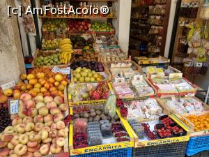 [P27] Ofertă de fructe în orașul vechi. » foto by maryka
 - 
<span class="allrVoted glyphicon glyphicon-heart hidden" id="av1279139"></span>
<a class="m-l-10 hidden" id="sv1279139" onclick="voting_Foto_DelVot(,1279139,10697)" role="button">șterge vot <span class="glyphicon glyphicon-remove"></span></a>
<a id="v91279139" class=" c-red"  onclick="voting_Foto_SetVot(1279139)" role="button"><span class="glyphicon glyphicon-heart-empty"></span> <b>LIKE</b> = Votează poza</a> <img class="hidden"  id="f1279139W9" src="/imagini/loader.gif" border="0" /><span class="AjErrMes hidden" id="e1279139ErM"></span>