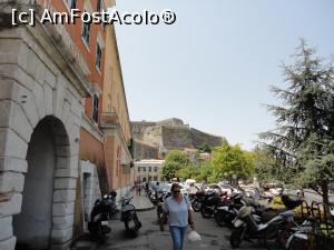 [P32] Porta Spilia și cetatea nouă în fundal. » foto by maryka
 - 
<span class="allrVoted glyphicon glyphicon-heart hidden" id="av1279877"></span>
<a class="m-l-10 hidden" id="sv1279877" onclick="voting_Foto_DelVot(,1279877,10697)" role="button">șterge vot <span class="glyphicon glyphicon-remove"></span></a>
<a id="v91279877" class=" c-red"  onclick="voting_Foto_SetVot(1279877)" role="button"><span class="glyphicon glyphicon-heart-empty"></span> <b>LIKE</b> = Votează poza</a> <img class="hidden"  id="f1279877W9" src="/imagini/loader.gif" border="0" /><span class="AjErrMes hidden" id="e1279877ErM"></span>