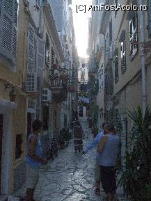 [P09] Perpendicular pe Liston sunt o serie de stradute paralele precum cea din imagine » foto by Cristian_h
 - 
<span class="allrVoted glyphicon glyphicon-heart hidden" id="av101961"></span>
<a class="m-l-10 hidden" id="sv101961" onclick="voting_Foto_DelVot(,101961,10697)" role="button">șterge vot <span class="glyphicon glyphicon-remove"></span></a>
<a id="v9101961" class=" c-red"  onclick="voting_Foto_SetVot(101961)" role="button"><span class="glyphicon glyphicon-heart-empty"></span> <b>LIKE</b> = Votează poza</a> <img class="hidden"  id="f101961W9" src="/imagini/loader.gif" border="0" /><span class="AjErrMes hidden" id="e101961ErM"></span>