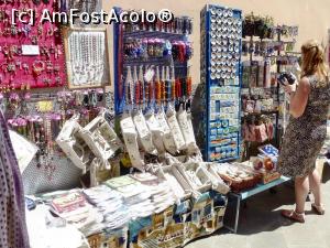 [P25] Podoabe și suveniruri diverse » foto by Lucien
 - 
<span class="allrVoted glyphicon glyphicon-heart hidden" id="av786980"></span>
<a class="m-l-10 hidden" id="sv786980" onclick="voting_Foto_DelVot(,786980,10697)" role="button">șterge vot <span class="glyphicon glyphicon-remove"></span></a>
<a id="v9786980" class=" c-red"  onclick="voting_Foto_SetVot(786980)" role="button"><span class="glyphicon glyphicon-heart-empty"></span> <b>LIKE</b> = Votează poza</a> <img class="hidden"  id="f786980W9" src="/imagini/loader.gif" border="0" /><span class="AjErrMes hidden" id="e786980ErM"></span>