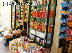 [P26] Pe rafturi sunt lichioruri de kumquat, iar jos dulciuri tradiționale corfiote » foto by Lucien
 - 
<span class="allrVoted glyphicon glyphicon-heart hidden" id="av786982"></span>
<a class="m-l-10 hidden" id="sv786982" onclick="voting_Foto_DelVot(,786982,10697)" role="button">șterge vot <span class="glyphicon glyphicon-remove"></span></a>
<a id="v9786982" class=" c-red"  onclick="voting_Foto_SetVot(786982)" role="button"><span class="glyphicon glyphicon-heart-empty"></span> <b>LIKE</b> = Votează poza</a> <img class="hidden"  id="f786982W9" src="/imagini/loader.gif" border="0" /><span class="AjErrMes hidden" id="e786982ErM"></span>