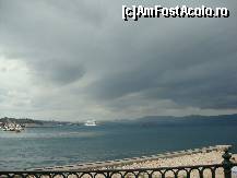 [P45] in centrul fotografiei se vede un avion care abia a decolat de pe aeroportul din Kerkyra. » foto by sandu.53
 - 
<span class="allrVoted glyphicon glyphicon-heart hidden" id="av267157"></span>
<a class="m-l-10 hidden" id="sv267157" onclick="voting_Foto_DelVot(,267157,10697)" role="button">șterge vot <span class="glyphicon glyphicon-remove"></span></a>
<a id="v9267157" class=" c-red"  onclick="voting_Foto_SetVot(267157)" role="button"><span class="glyphicon glyphicon-heart-empty"></span> <b>LIKE</b> = Votează poza</a> <img class="hidden"  id="f267157W9" src="/imagini/loader.gif" border="0" /><span class="AjErrMes hidden" id="e267157ErM"></span>