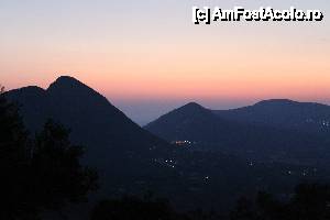 [P19] Coboara intunericul peste insula, vedere de la Tronul Kaiserului » foto by mirmicu
 - 
<span class="allrVoted glyphicon glyphicon-heart hidden" id="av401974"></span>
<a class="m-l-10 hidden" id="sv401974" onclick="voting_Foto_DelVot(,401974,10699)" role="button">șterge vot <span class="glyphicon glyphicon-remove"></span></a>
<a id="v9401974" class=" c-red"  onclick="voting_Foto_SetVot(401974)" role="button"><span class="glyphicon glyphicon-heart-empty"></span> <b>LIKE</b> = Votează poza</a> <img class="hidden"  id="f401974W9" src="/imagini/loader.gif" border="0" /><span class="AjErrMes hidden" id="e401974ErM"></span>