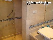 [P05] Cabina de dus separata de restul baii. » foto by Muffin2009*
 - 
<span class="allrVoted glyphicon glyphicon-heart hidden" id="av281064"></span>
<a class="m-l-10 hidden" id="sv281064" onclick="voting_Foto_DelVot(,281064,10703)" role="button">șterge vot <span class="glyphicon glyphicon-remove"></span></a>
<a id="v9281064" class=" c-red"  onclick="voting_Foto_SetVot(281064)" role="button"><span class="glyphicon glyphicon-heart-empty"></span> <b>LIKE</b> = Votează poza</a> <img class="hidden"  id="f281064W9" src="/imagini/loader.gif" border="0" /><span class="AjErrMes hidden" id="e281064ErM"></span>