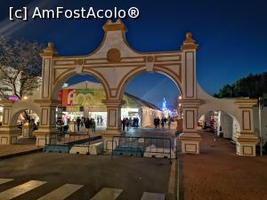 [P54] Una din intrările festivalului.  » foto by Aurici
 - 
<span class="allrVoted glyphicon glyphicon-heart hidden" id="av1115522"></span>
<a class="m-l-10 hidden" id="sv1115522" onclick="voting_Foto_DelVot(,1115522,10713)" role="button">șterge vot <span class="glyphicon glyphicon-remove"></span></a>
<a id="v91115522" class=" c-red"  onclick="voting_Foto_SetVot(1115522)" role="button"><span class="glyphicon glyphicon-heart-empty"></span> <b>LIKE</b> = Votează poza</a> <img class="hidden"  id="f1115522W9" src="/imagini/loader.gif" border="0" /><span class="AjErrMes hidden" id="e1115522ErM"></span>