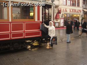 [P01] Shopping in Taxim, Istanbul » foto by Tomi si Lili
 - 
<span class="allrVoted glyphicon glyphicon-heart hidden" id="av726357"></span>
<a class="m-l-10 hidden" id="sv726357" onclick="voting_Foto_DelVot(,726357,10714)" role="button">șterge vot <span class="glyphicon glyphicon-remove"></span></a>
<a id="v9726357" class=" c-red"  onclick="voting_Foto_SetVot(726357)" role="button"><span class="glyphicon glyphicon-heart-empty"></span> <b>LIKE</b> = Votează poza</a> <img class="hidden"  id="f726357W9" src="/imagini/loader.gif" border="0" /><span class="AjErrMes hidden" id="e726357ErM"></span>