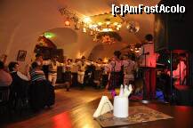 [P39] Imagini din restaurantul 'Cerbul Carpatin' cu programul artistic » foto by Catzus
 - 
<span class="allrVoted glyphicon glyphicon-heart hidden" id="av285741"></span>
<a class="m-l-10 hidden" id="sv285741" onclick="voting_Foto_DelVot(,285741,10781)" role="button">șterge vot <span class="glyphicon glyphicon-remove"></span></a>
<a id="v9285741" class=" c-red"  onclick="voting_Foto_SetVot(285741)" role="button"><span class="glyphicon glyphicon-heart-empty"></span> <b>LIKE</b> = Votează poza</a> <img class="hidden"  id="f285741W9" src="/imagini/loader.gif" border="0" /><span class="AjErrMes hidden" id="e285741ErM"></span>