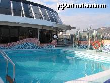 [P35] Piscină descoperită pe puntea 15 » foto by Michi
 - 
<span class="allrVoted glyphicon glyphicon-heart hidden" id="av488040"></span>
<a class="m-l-10 hidden" id="sv488040" onclick="voting_Foto_DelVot(,488040,10802)" role="button">șterge vot <span class="glyphicon glyphicon-remove"></span></a>
<a id="v9488040" class=" c-red"  onclick="voting_Foto_SetVot(488040)" role="button"><span class="glyphicon glyphicon-heart-empty"></span> <b>LIKE</b> = Votează poza</a> <img class="hidden"  id="f488040W9" src="/imagini/loader.gif" border="0" /><span class="AjErrMes hidden" id="e488040ErM"></span>