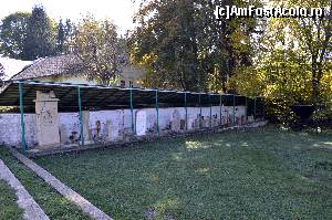 [P06] Pietre funerare si Simboluri romane » foto by pepsi70ro
 - 
<span class="allrVoted glyphicon glyphicon-heart hidden" id="av572701"></span>
<a class="m-l-10 hidden" id="sv572701" onclick="voting_Foto_DelVot(,572701,10822)" role="button">șterge vot <span class="glyphicon glyphicon-remove"></span></a>
<a id="v9572701" class=" c-red"  onclick="voting_Foto_SetVot(572701)" role="button"><span class="glyphicon glyphicon-heart-empty"></span> <b>LIKE</b> = Votează poza</a> <img class="hidden"  id="f572701W9" src="/imagini/loader.gif" border="0" /><span class="AjErrMes hidden" id="e572701ErM"></span>