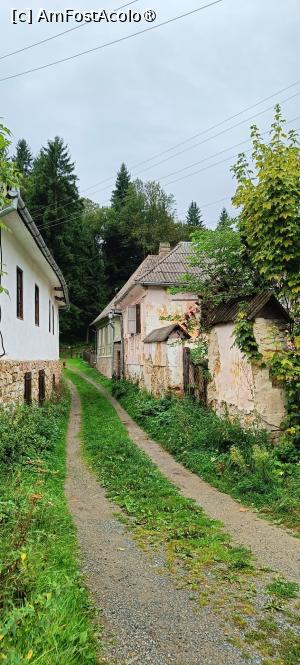 [P15] Altă uliță - construcții vechi. » foto by tata123 🔱
 - 
<span class="allrVoted glyphicon glyphicon-heart hidden" id="av1510335"></span>
<a class="m-l-10 hidden" id="sv1510335" onclick="voting_Foto_DelVot(,1510335,10822)" role="button">șterge vot <span class="glyphicon glyphicon-remove"></span></a>
<a id="v91510335" class=" c-red"  onclick="voting_Foto_SetVot(1510335)" role="button"><span class="glyphicon glyphicon-heart-empty"></span> <b>LIKE</b> = Votează poza</a> <img class="hidden"  id="f1510335W9" src="/imagini/loader.gif" border="0" /><span class="AjErrMes hidden" id="e1510335ErM"></span>