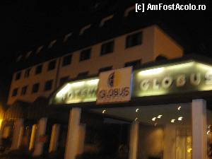 [P01] Hotelul Globus seara.  » foto by viviv
 - 
<span class="allrVoted glyphicon glyphicon-heart hidden" id="av395807"></span>
<a class="m-l-10 hidden" id="sv395807" onclick="voting_Foto_DelVot(,395807,10834)" role="button">șterge vot <span class="glyphicon glyphicon-remove"></span></a>
<a id="v9395807" class=" c-red"  onclick="voting_Foto_SetVot(395807)" role="button"><span class="glyphicon glyphicon-heart-empty"></span> <b>LIKE</b> = Votează poza</a> <img class="hidden"  id="f395807W9" src="/imagini/loader.gif" border="0" /><span class="AjErrMes hidden" id="e395807ErM"></span>