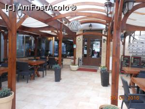 [P03] Restaurant - Pensiunea Dada. Terasa deschisă, fără clinți în luna martie.  » foto by iulianic
 - 
<span class="allrVoted glyphicon glyphicon-heart hidden" id="av724794"></span>
<a class="m-l-10 hidden" id="sv724794" onclick="voting_Foto_DelVot(,724794,10877)" role="button">șterge vot <span class="glyphicon glyphicon-remove"></span></a>
<a id="v9724794" class=" c-red"  onclick="voting_Foto_SetVot(724794)" role="button"><span class="glyphicon glyphicon-heart-empty"></span> <b>LIKE</b> = Votează poza</a> <img class="hidden"  id="f724794W9" src="/imagini/loader.gif" border="0" /><span class="AjErrMes hidden" id="e724794ErM"></span>