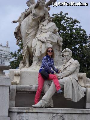[P54] statuia ferdinand raimund din viena » foto by beberadutoiu*
 - 
<span class="allrVoted glyphicon glyphicon-heart hidden" id="av399167"></span>
<a class="m-l-10 hidden" id="sv399167" onclick="voting_Foto_DelVot(,399167,10891)" role="button">șterge vot <span class="glyphicon glyphicon-remove"></span></a>
<a id="v9399167" class=" c-red"  onclick="voting_Foto_SetVot(399167)" role="button"><span class="glyphicon glyphicon-heart-empty"></span> <b>LIKE</b> = Votează poza</a> <img class="hidden"  id="f399167W9" src="/imagini/loader.gif" border="0" /><span class="AjErrMes hidden" id="e399167ErM"></span>