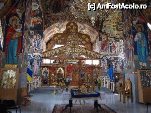 [P18] Imagine din interiorul bisericii cu hramul ”Sfinții Împărați Constantin și Elena” din Predeal.  » foto by Floryn81
 - 
<span class="allrVoted glyphicon glyphicon-heart hidden" id="av482226"></span>
<a class="m-l-10 hidden" id="sv482226" onclick="voting_Foto_DelVot(,482226,10907)" role="button">șterge vot <span class="glyphicon glyphicon-remove"></span></a>
<a id="v9482226" class=" c-red"  onclick="voting_Foto_SetVot(482226)" role="button"><span class="glyphicon glyphicon-heart-empty"></span> <b>LIKE</b> = Votează poza</a> <img class="hidden"  id="f482226W9" src="/imagini/loader.gif" border="0" /><span class="AjErrMes hidden" id="e482226ErM"></span>