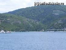 [P02] O staţiune, cred că Panormos, văzută de pe feribot. Grăitor pentru cît de construită e insula: abia se văd cîteva acoperişuri printre pini.  » foto by abancor
 - 
<span class="allrVoted glyphicon glyphicon-heart hidden" id="av459390"></span>
<a class="m-l-10 hidden" id="sv459390" onclick="voting_Foto_DelVot(,459390,10932)" role="button">șterge vot <span class="glyphicon glyphicon-remove"></span></a>
<a id="v9459390" class=" c-red"  onclick="voting_Foto_SetVot(459390)" role="button"><span class="glyphicon glyphicon-heart-empty"></span> <b>LIKE</b> = Votează poza</a> <img class="hidden"  id="f459390W9" src="/imagini/loader.gif" border="0" /><span class="AjErrMes hidden" id="e459390ErM"></span>