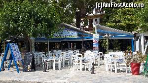[P63] Orașul Skopelos - taverne în port » foto by Cris
 - 
<span class="allrVoted glyphicon glyphicon-heart hidden" id="av629169"></span>
<a class="m-l-10 hidden" id="sv629169" onclick="voting_Foto_DelVot(,629169,10932)" role="button">șterge vot <span class="glyphicon glyphicon-remove"></span></a>
<a id="v9629169" class=" c-red"  onclick="voting_Foto_SetVot(629169)" role="button"><span class="glyphicon glyphicon-heart-empty"></span> <b>LIKE</b> = Votează poza</a> <img class="hidden"  id="f629169W9" src="/imagini/loader.gif" border="0" /><span class="AjErrMes hidden" id="e629169ErM"></span>