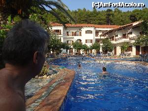 [P22] Apartamentele Delphi Resort, noi am stat chiar la parter, in dreapta.  » foto by Silvana5
 - 
<span class="allrVoted glyphicon glyphicon-heart hidden" id="av364705"></span>
<a class="m-l-10 hidden" id="sv364705" onclick="voting_Foto_DelVot(,364705,10932)" role="button">șterge vot <span class="glyphicon glyphicon-remove"></span></a>
<a id="v9364705" class=" c-red"  onclick="voting_Foto_SetVot(364705)" role="button"><span class="glyphicon glyphicon-heart-empty"></span> <b>LIKE</b> = Votează poza</a> <img class="hidden"  id="f364705W9" src="/imagini/loader.gif" border="0" /><span class="AjErrMes hidden" id="e364705ErM"></span>