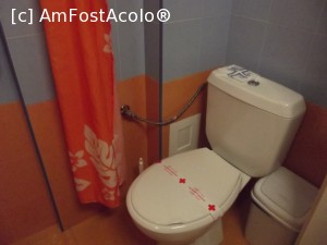 [P13] Vasul de toaletă al camerei duble de la Arena Târnovo Hotel » foto by irinad
 - 
<span class="allrVoted glyphicon glyphicon-heart hidden" id="av705947"></span>
<a class="m-l-10 hidden" id="sv705947" onclick="voting_Foto_DelVot(,705947,10963)" role="button">șterge vot <span class="glyphicon glyphicon-remove"></span></a>
<a id="v9705947" class=" c-red"  onclick="voting_Foto_SetVot(705947)" role="button"><span class="glyphicon glyphicon-heart-empty"></span> <b>LIKE</b> = Votează poza</a> <img class="hidden"  id="f705947W9" src="/imagini/loader.gif" border="0" /><span class="AjErrMes hidden" id="e705947ErM"></span>